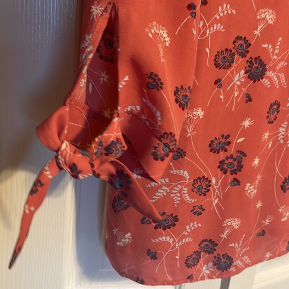 NWOT LOFT round neck shirt with 3/4 sleeves in size XSP - Picture 3 of 7